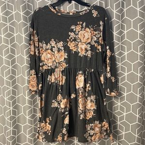 3/4 sleeve gray and floral